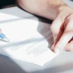 Seguro auto cobre licenciamento? Entenda o que está incluso