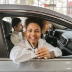 Seguro auto cobre uso do carro por terceiros? Entenda as regras