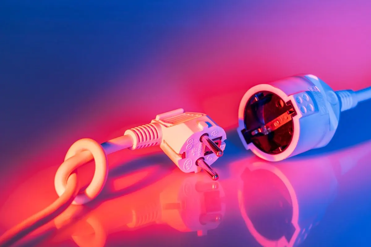 Seguro empresarial cobre danos elétricos? Entenda o que está incluso