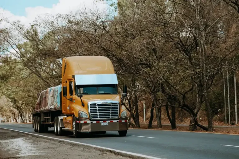 Seguro empresarial para transportadora: quais coberturas são essenciais?